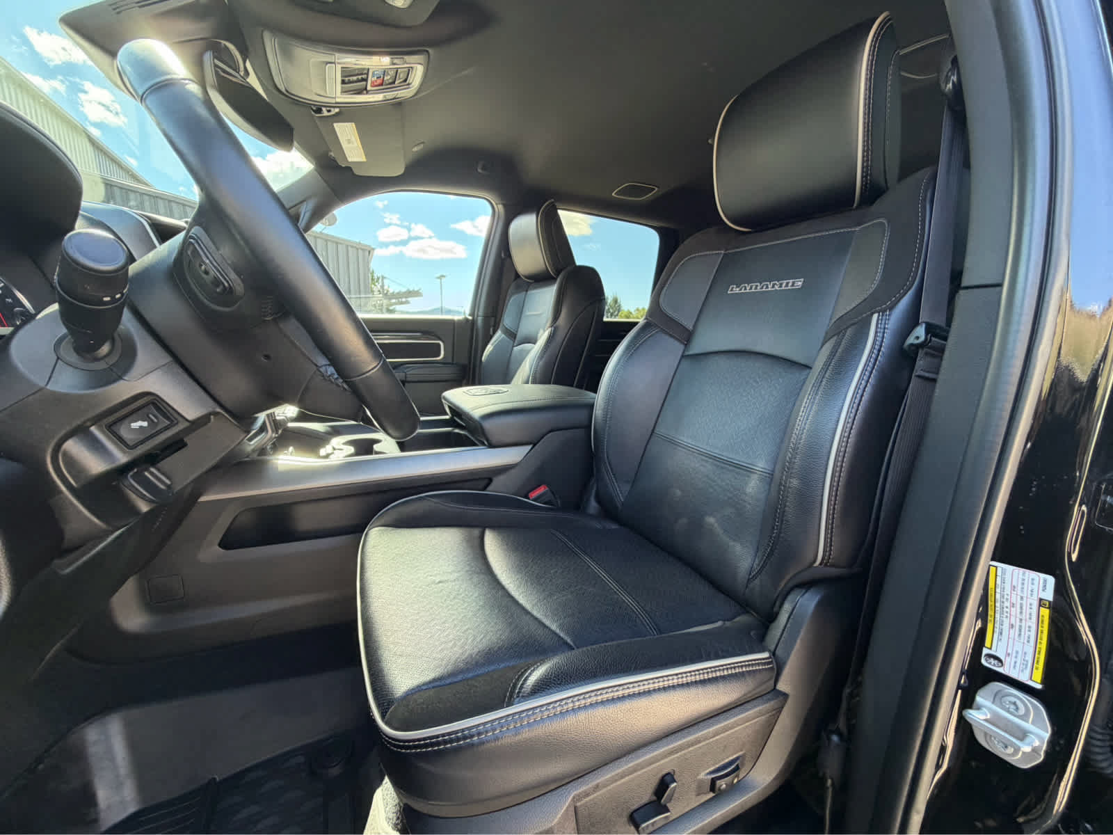 Used 2023 RAM 2500 Laramie AWD/4WD image 20