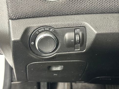 Used 2016 Chevrolet Cruze LT image 19