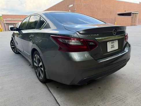Used 2017 Nissan Altima 2.5 SR FWD image 5
