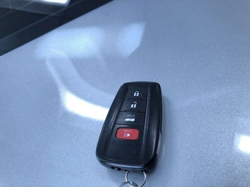 Used 2023 Toyota Camry SE image 31