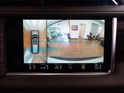 Used 2024 GMC Yukon Denali w/ Denali Reserve Package AWD/4WD image 11