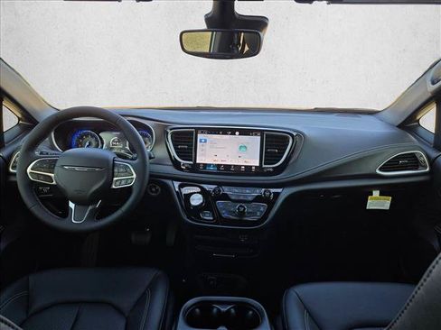 New 2027 Chrysler Pacifica Select FWD image 14