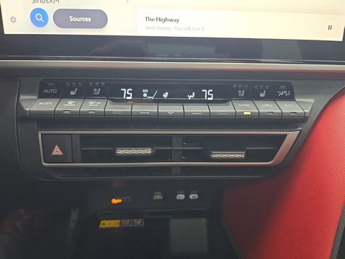 Used 2025 Toyota Camry XSE w/ Premium Plus Package image 23