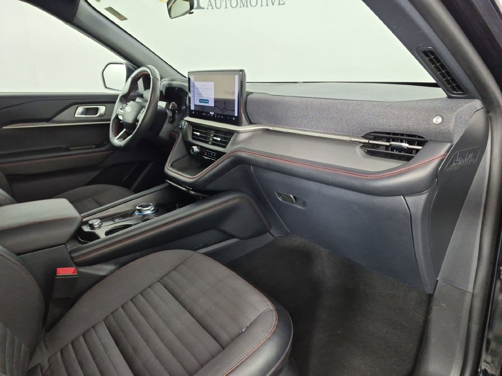 Used 2025 Ford Explorer ST-Line w/ ST-Line Street Pack AWD/4WD image 36