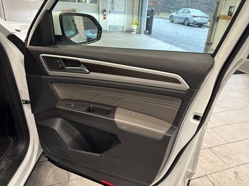 Used 2022 Volkswagen Atlas SE w/ Black Wheel Package image 20