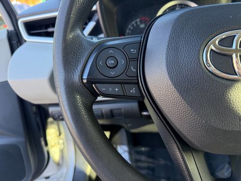 Used 2020 Toyota Corolla LE image 15