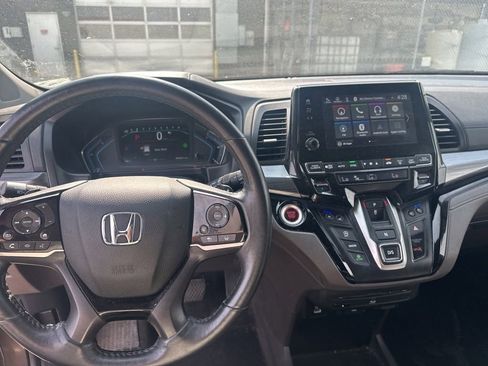 Used 2023 Honda Odyssey Elite image 11