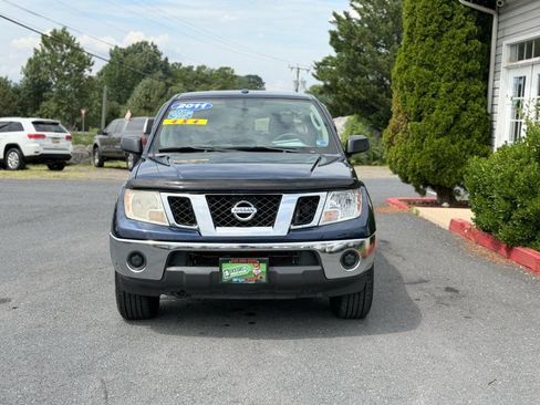 Used 2011 Nissan Frontier SV w/ SV Premium Utility Pkg AWD/4WD image 3