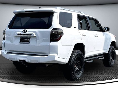 Used 2016 Toyota 4Runner SR5 AWD/4WD image 7