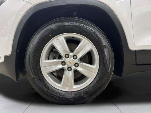 Used 2020 Chevrolet Trax LT w/ LT Convenience Package image 61