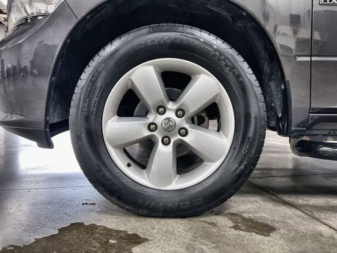 Used 2019 RAM 1500 Express w/ Express Value Package AWD/4WD image 12