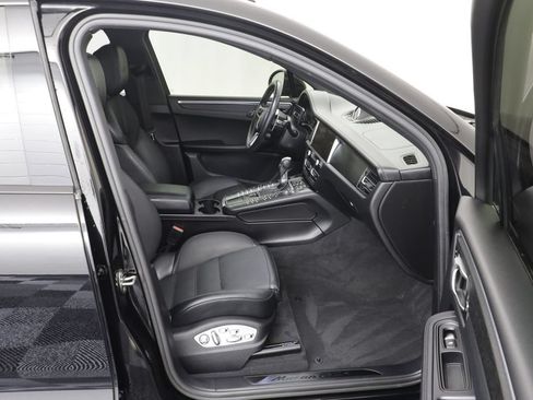 Used 2020 Porsche Macan GTS AWD/4WD image 19