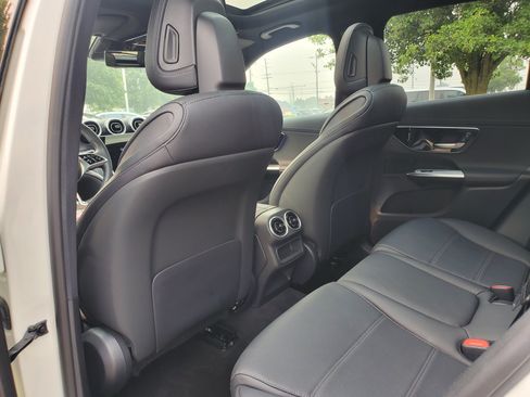 Used 2025 Mercedes-Benz GLC 300 image 31