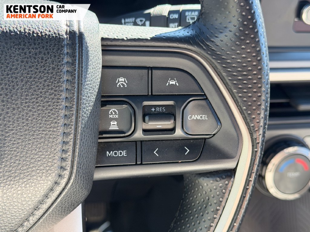Used 2025 Toyota 4Runner SR5 AWD/4WD image 15