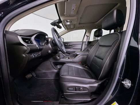 Used 2023 GMC Acadia Denali w/ Denali Ultimate Package FWD image 13