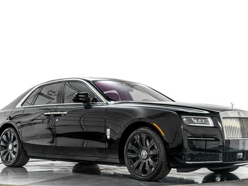 Used 2022 Rolls-Royce Ghost w/ Ghost Package AWD/4WD image 34