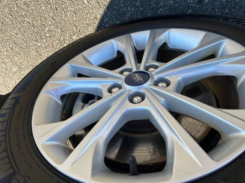 Used 2019 Ford Escape SE image 9