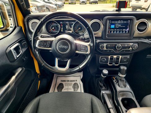 Used 2021 Jeep Wrangler Unlimited Sahara image 14