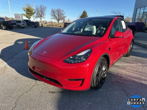 Used 2023 Tesla Model Y Performance image 11