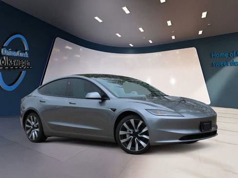 Used 2024 Tesla Model 3 Standard Range image 2