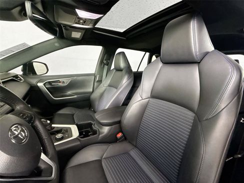 Used 2022 Toyota RAV4 XSE AWD/4WD image 3