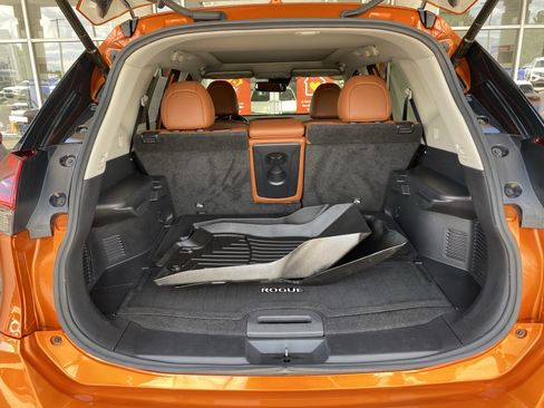 Used 2019 Nissan Rogue SL w/ Premium Package AWD/4WD image 17