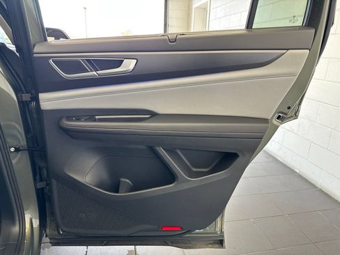 Used 2024 Volkswagen Atlas Peak Edition SE AWD/4WD image 51