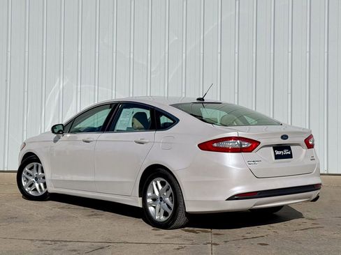 Used 2016 Ford Fusion SE w/ Equipment Group 202A image 3