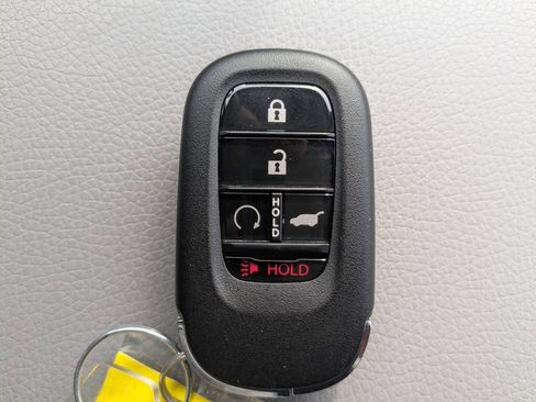 Used 2025 Honda Pilot EX-L image 32