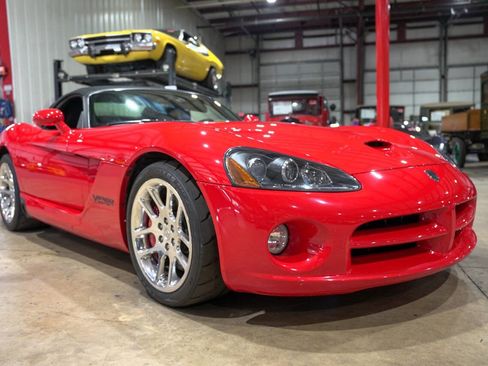 Used 2004 Dodge Viper SRT-10 image 24