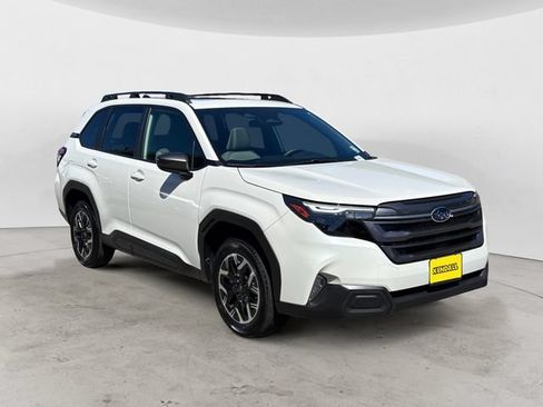 Certified 2025 Subaru Forester Premium AWD/4WD image 3