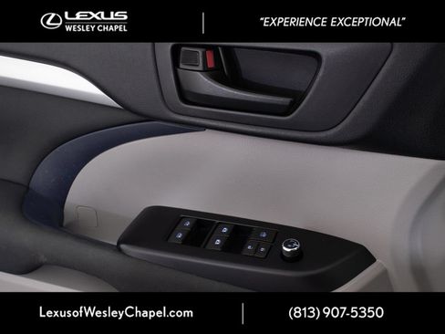 Used 2019 Toyota Highlander LE FWD image 36