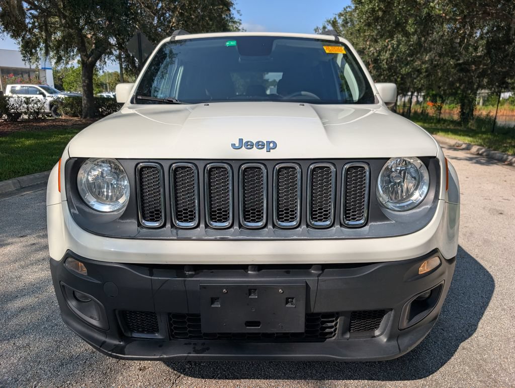 Used 2018 Jeep Renegade Latitude FWD image 2