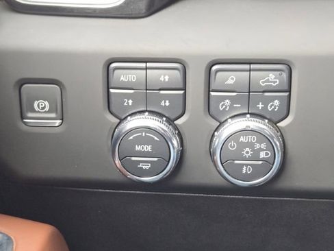 Used 2025 GMC Sierra 2500 Denali Ultimate image 23