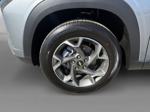 New 2026 Chevrolet Trax LT w/ Driver Confidence Package image 9