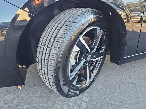 Used 2024 Nissan Sentra SV image 38