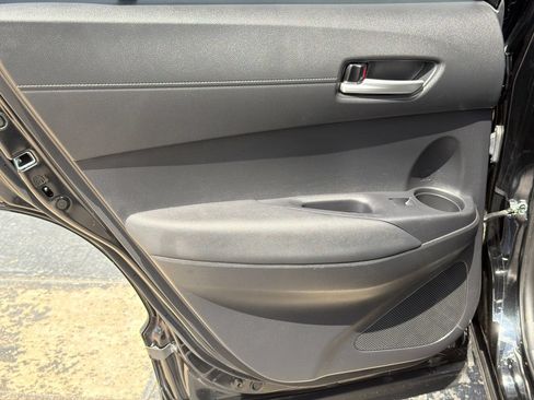 Used 2023 Toyota Corolla Cross XLE AWD/4WD image 19