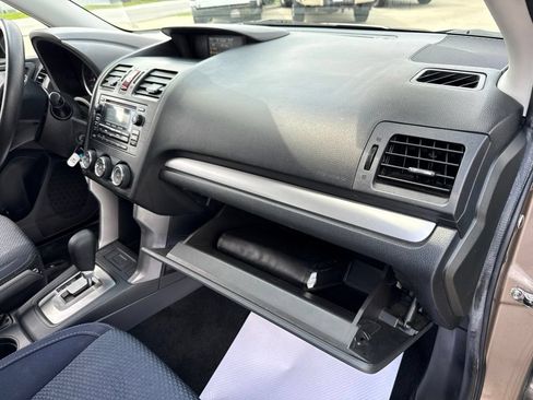 Used 2015 Subaru Forester 2.5i AWD/4WD image 39
