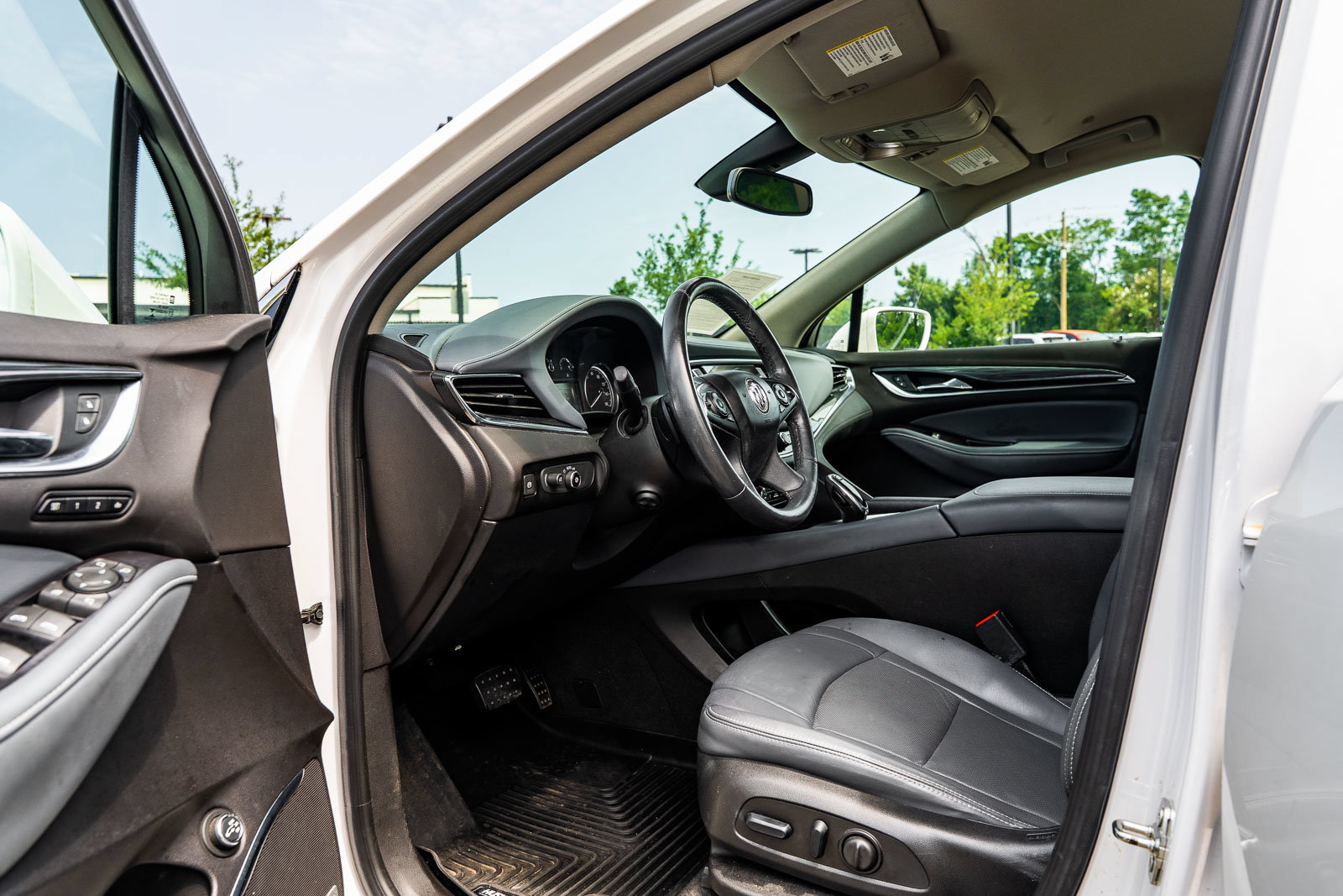 Used 2018 Buick Enclave Premium FWD image 18