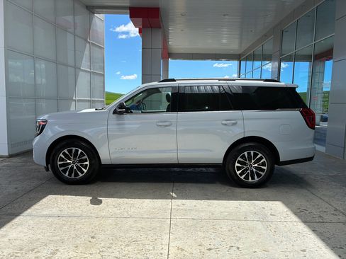 Used 2025 Ford Expedition Platinum AWD/4WD image 5