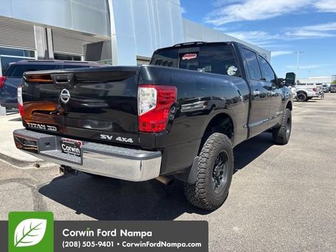 Used 2018 Nissan Titan SV AWD/4WD image 4