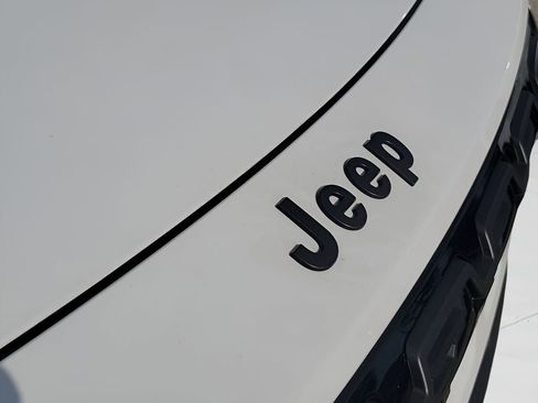 New 2026 Jeep Cherokee Limited image 40