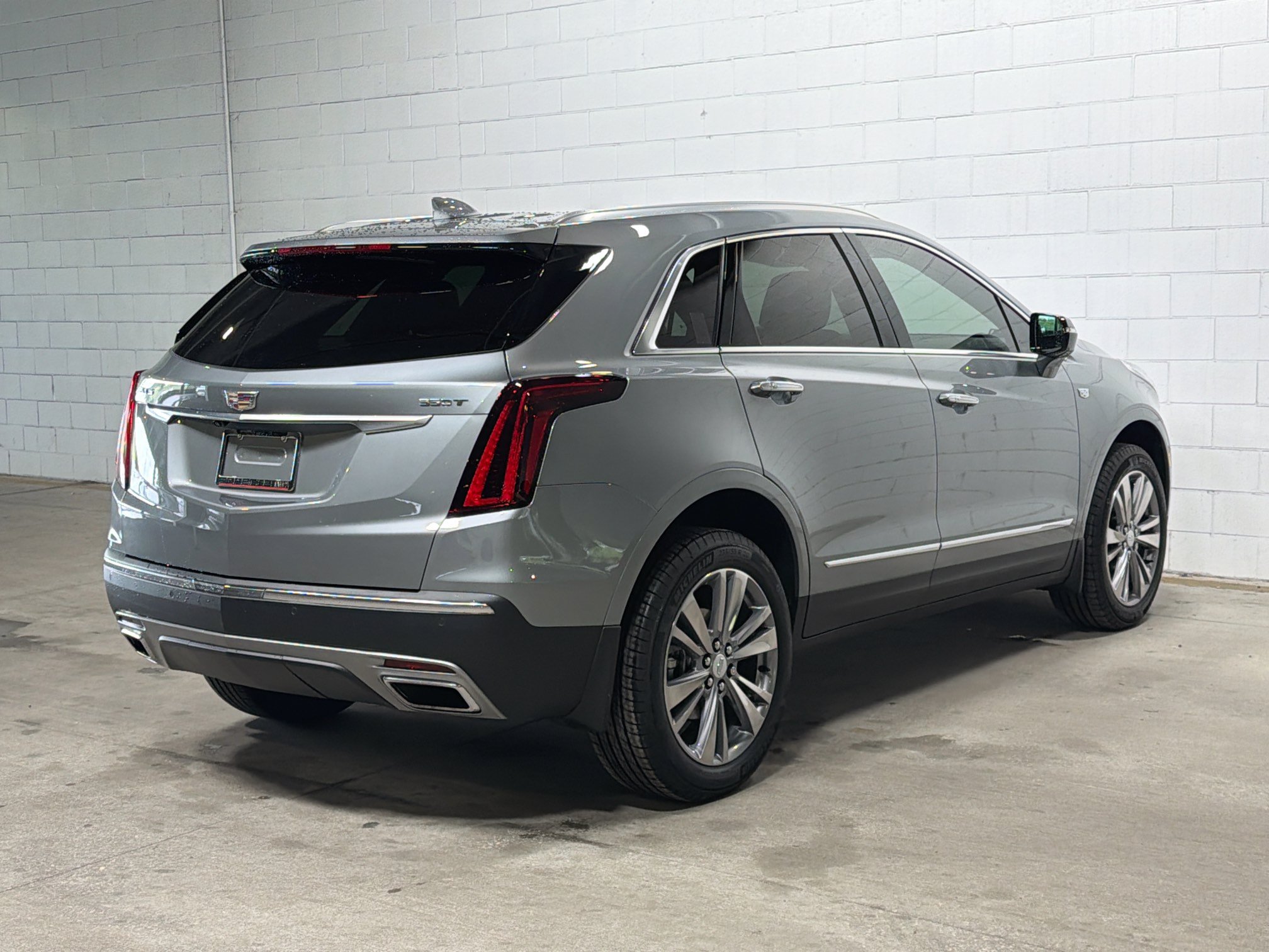 Used 2025 Cadillac XT5 Premium Luxury FWD image 7
