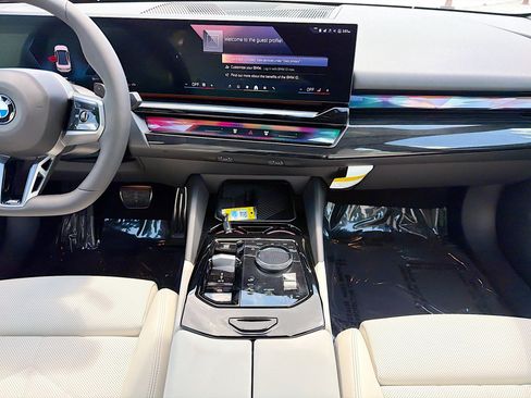 New 2027 BMW 530i RWD image 18