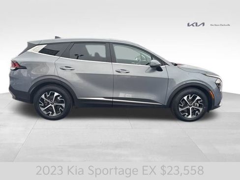 Used 2023 Kia Sportage EX image 9