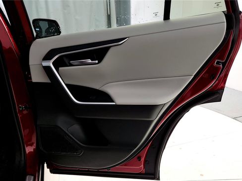 Certified 2025 Toyota RAV4 XLE Premium image 28