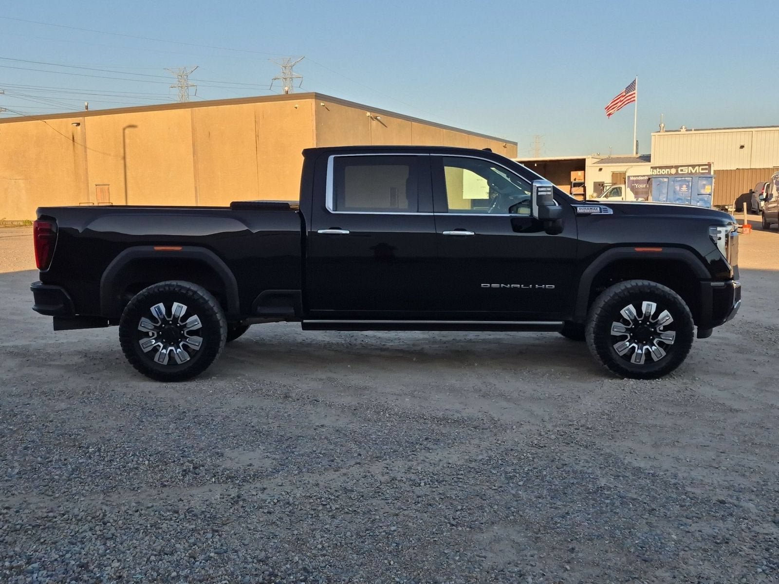 Used 2025 GMC Sierra 2500 Denali w/ Denali Reserve Package AWD/4WD image 7