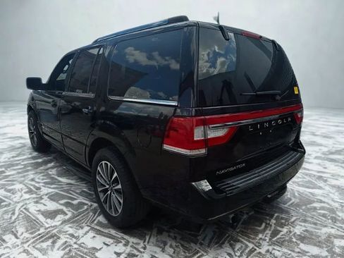 Used 2016 Lincoln Navigator Select image 2