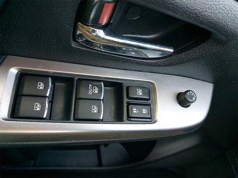 Used 2016 Subaru Crosstrek 2.0i Premium image 39