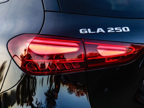 Certified 2025 Mercedes-Benz GLA 250 GLA 250 image 8